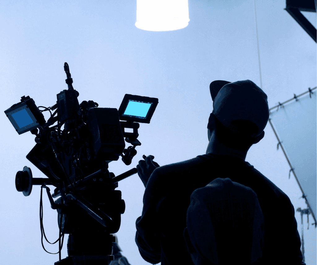 cinematographer_on_blue_set